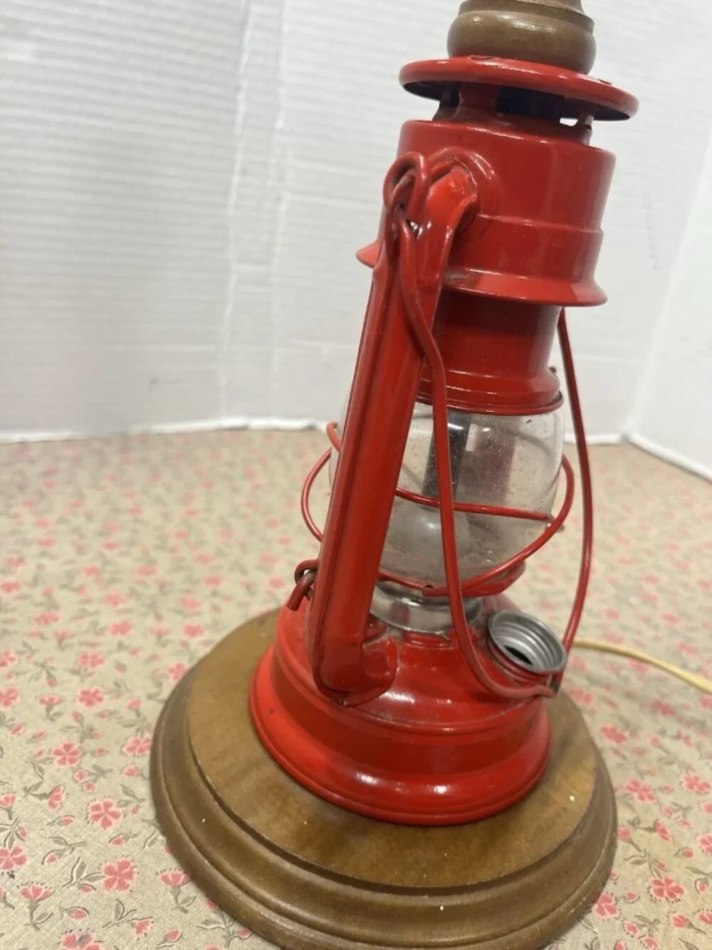 Winged Wheel No. 350 Red Kerosene Lantern Electric Table Lamp 15